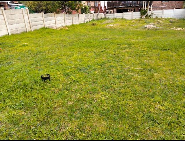 LAND FOR SALE IN ASTON BAY
